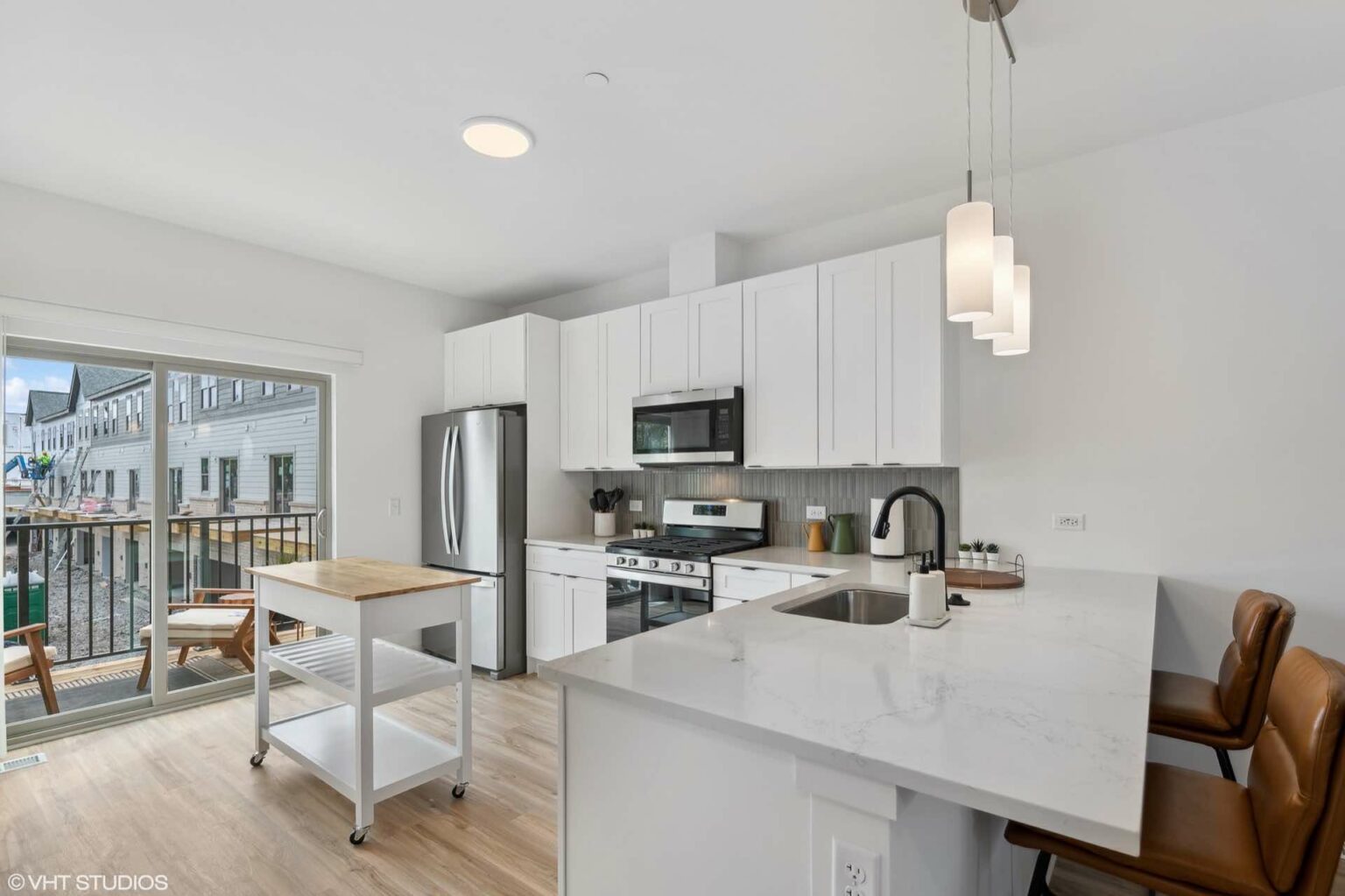 High End Apartments With Motorized Parking Reference: High End Apartments And Townhomes For Rent In Oak Forest